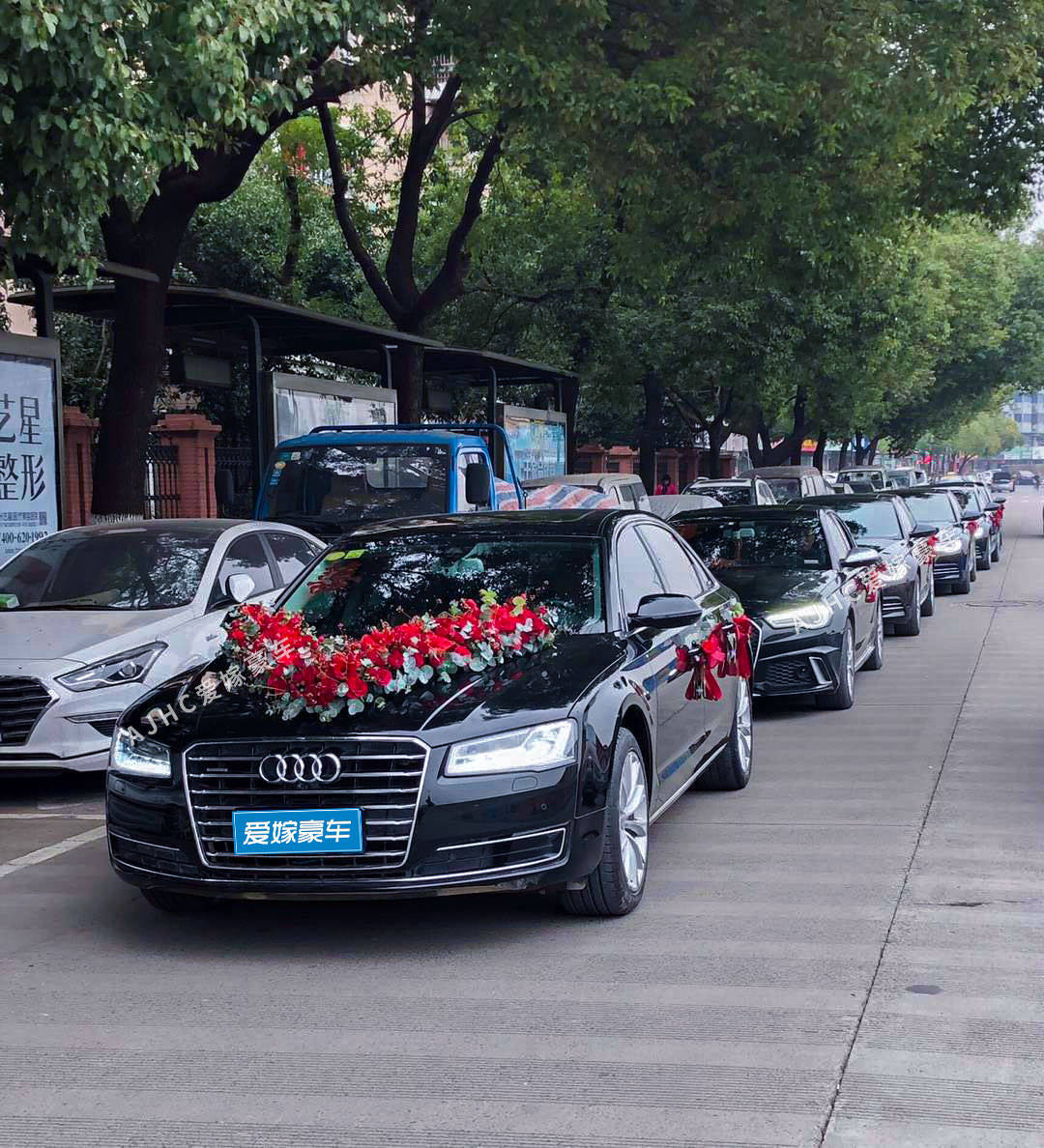 头车用奥迪a8l,跟车奥迪a6l车队,也是很多新人的选择,性