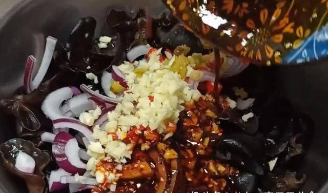 米饭拌什么料汁好吃 21d4b4c0e42e405b96a4360447f03291.jpeg