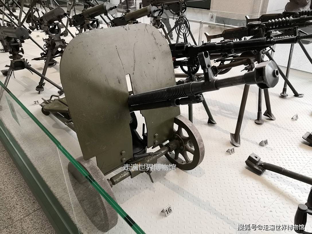 該型槍是中國仿製蘇聯德什卡m1938/46式機槍,1954年定型,命名為