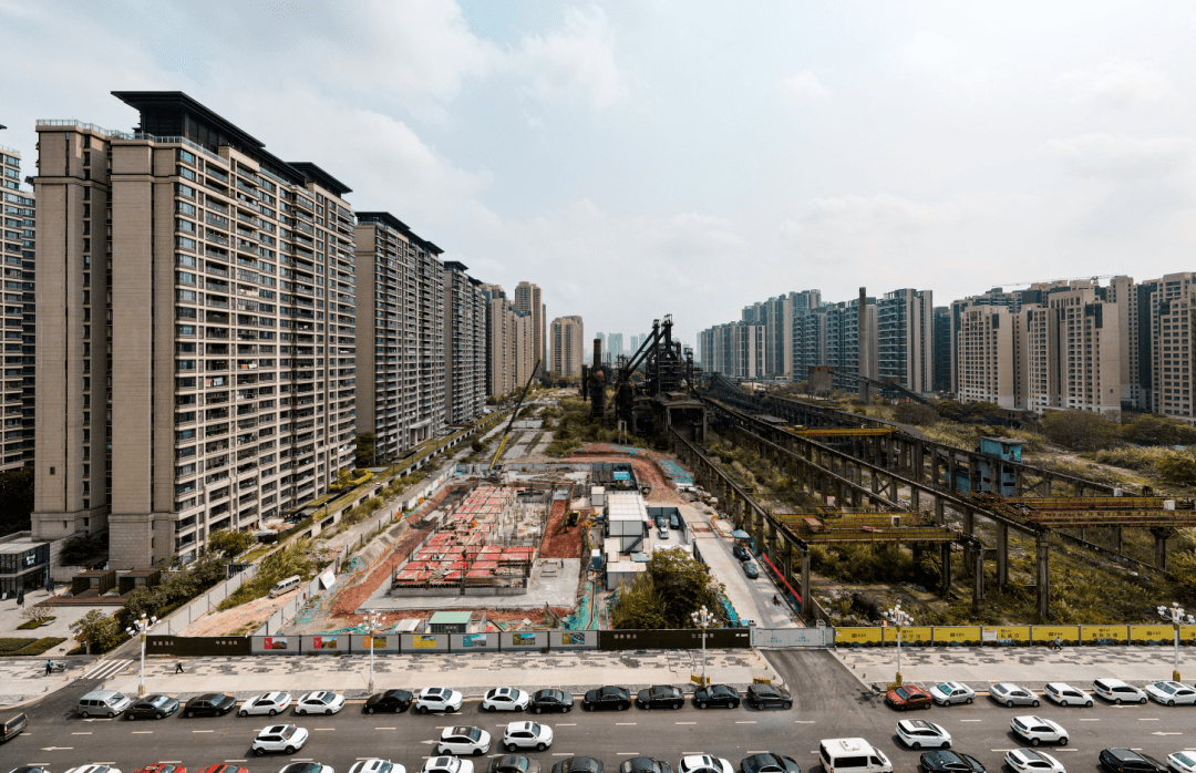 廣鋼新城中央公園現狀(圖源:地產少年)但這個被寄予厚望的中央公園,卻