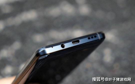 利器|怪兽级游戏利器君临天下 黑鲨4Pro游戏手机首发开箱评测