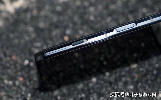 利器|怪兽级游戏利器君临天下 黑鲨4Pro游戏手机首发开箱评测