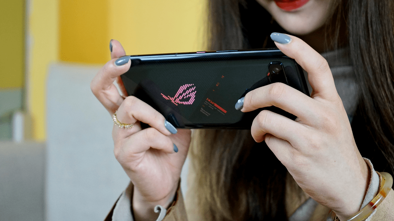 腾讯rog 游戏手机5 上手体验:游戏手机?no!游戏机?yes!