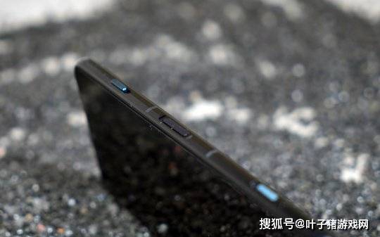 利器|怪兽级游戏利器君临天下 黑鲨4Pro游戏手机首发开箱评测