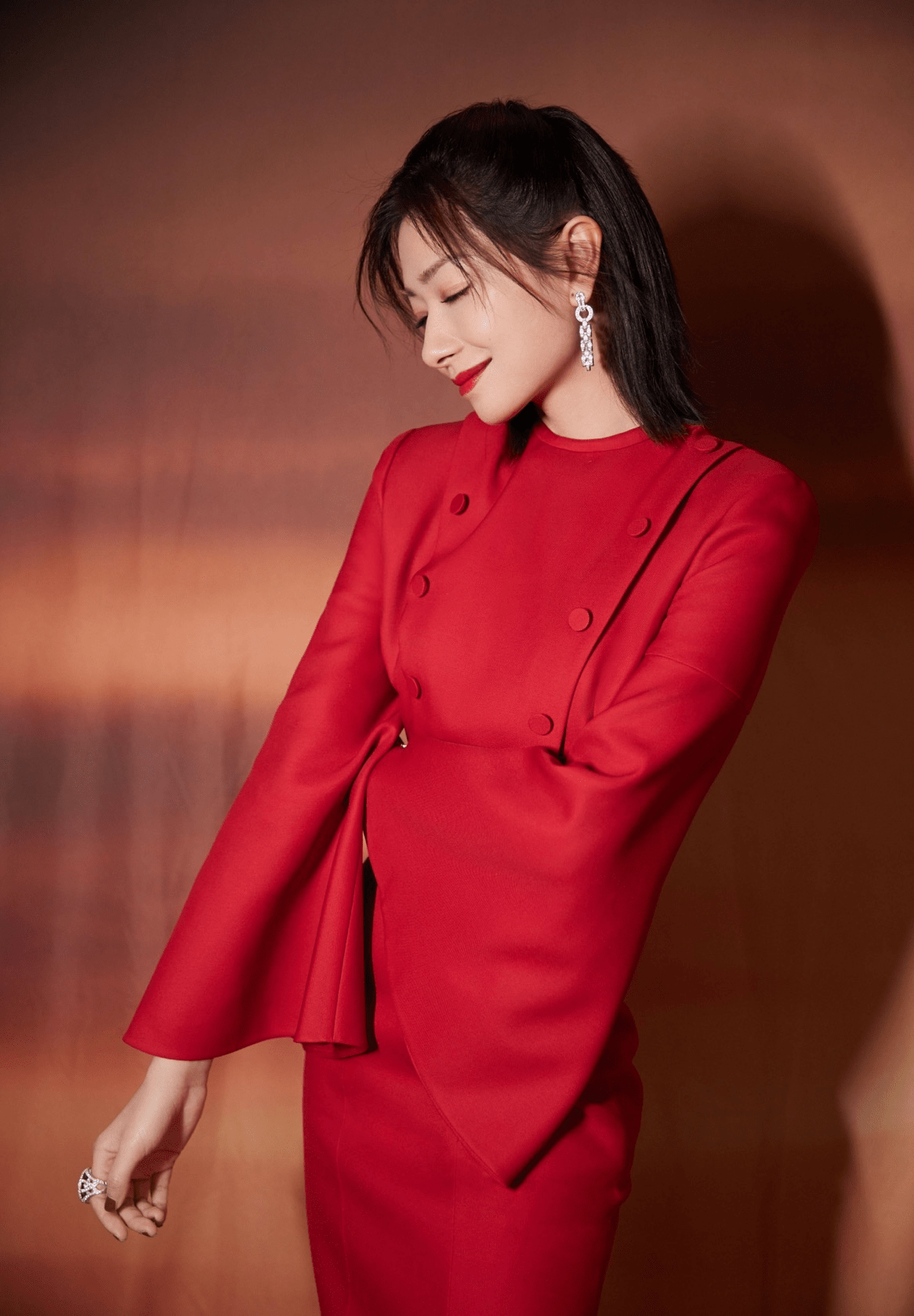 万茜与新裤子二度合作迷人的你果然很迷人