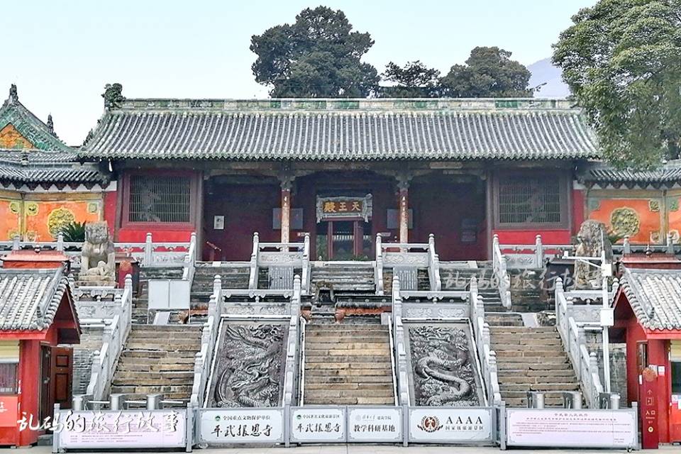 四川这座寺庙 被誉为“深山故宫” 罕见明代机械重达5吨至今完好