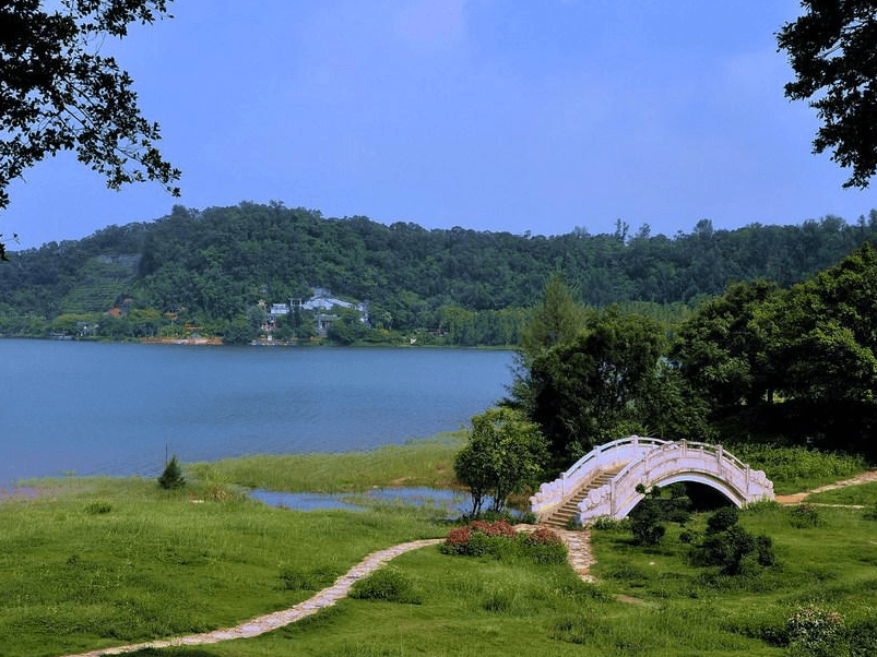 有“广东最美湖泊”之称，还曾登上小学课本，风景优美却鲜少人知