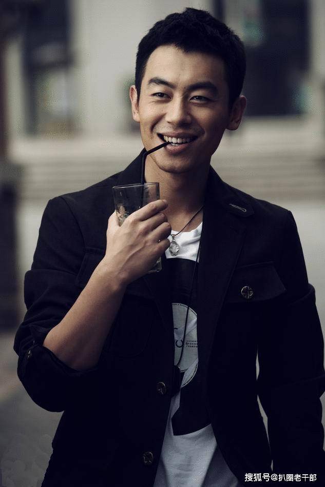 原创朱亚文只因一个人从穷小子硬汉成功转型吸金国民男神