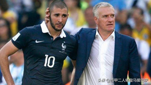 法国队历史最佳右后卫 e7d417b4ebb74086b173f493e4687bb8.jpeg