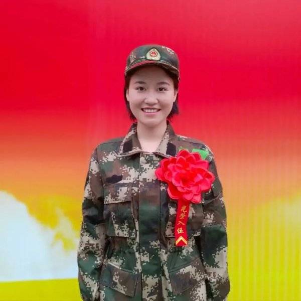 又美又飒!22岁女主持人参军入伍:愿以吾辈之青春 守护盛世之中华
