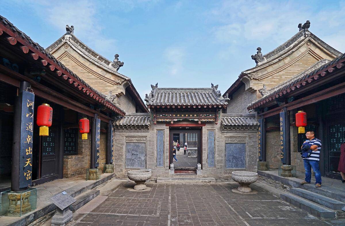 河南一处古建筑群,背依邙山,面临洛水,是4a级景区