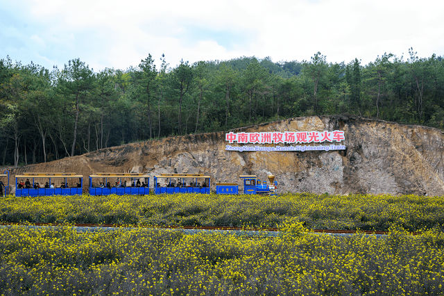安吉这个4A景区，拥有浙江省首列双轨环线小火车，欧洲风情十足