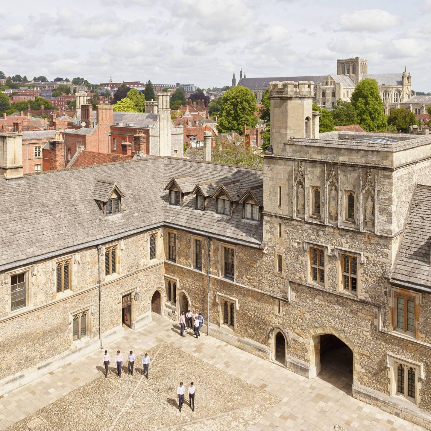 继承者们都选择的是哪所学校winchestercollege温切斯特公学