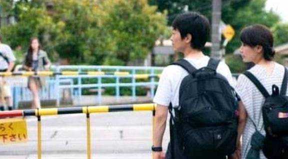 为何日本旅行时，双肩包游客经常遭到“嫌弃”？当地美女透出内情