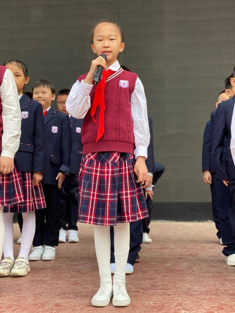 石家庄市东马路小学全体师生升国旗仪式隆重举行