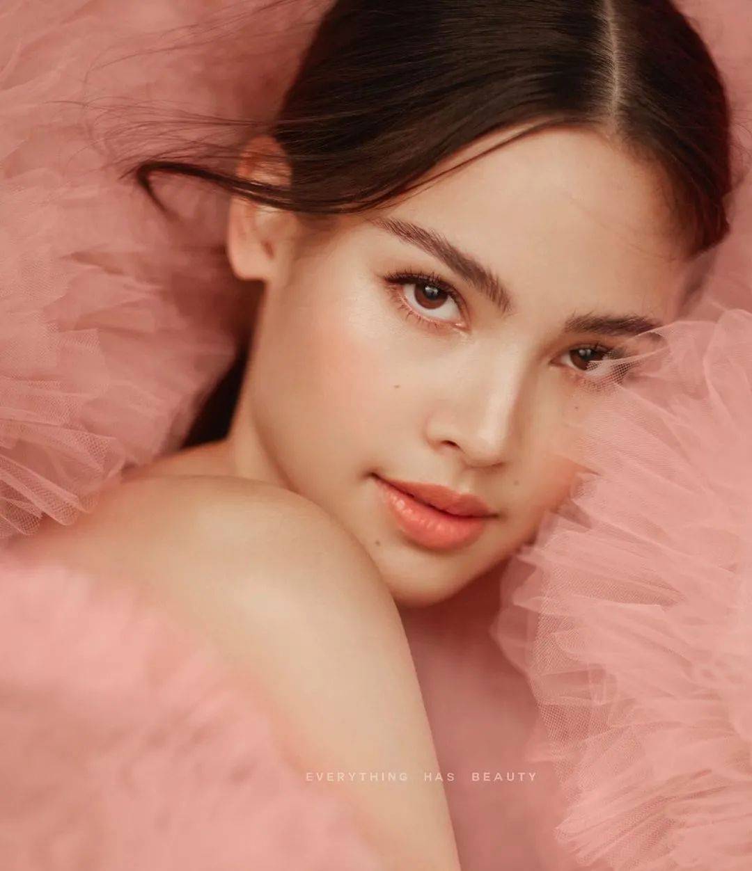 最美校花和影帝恋爱被文莱王子追求迪士尼公主原型是她