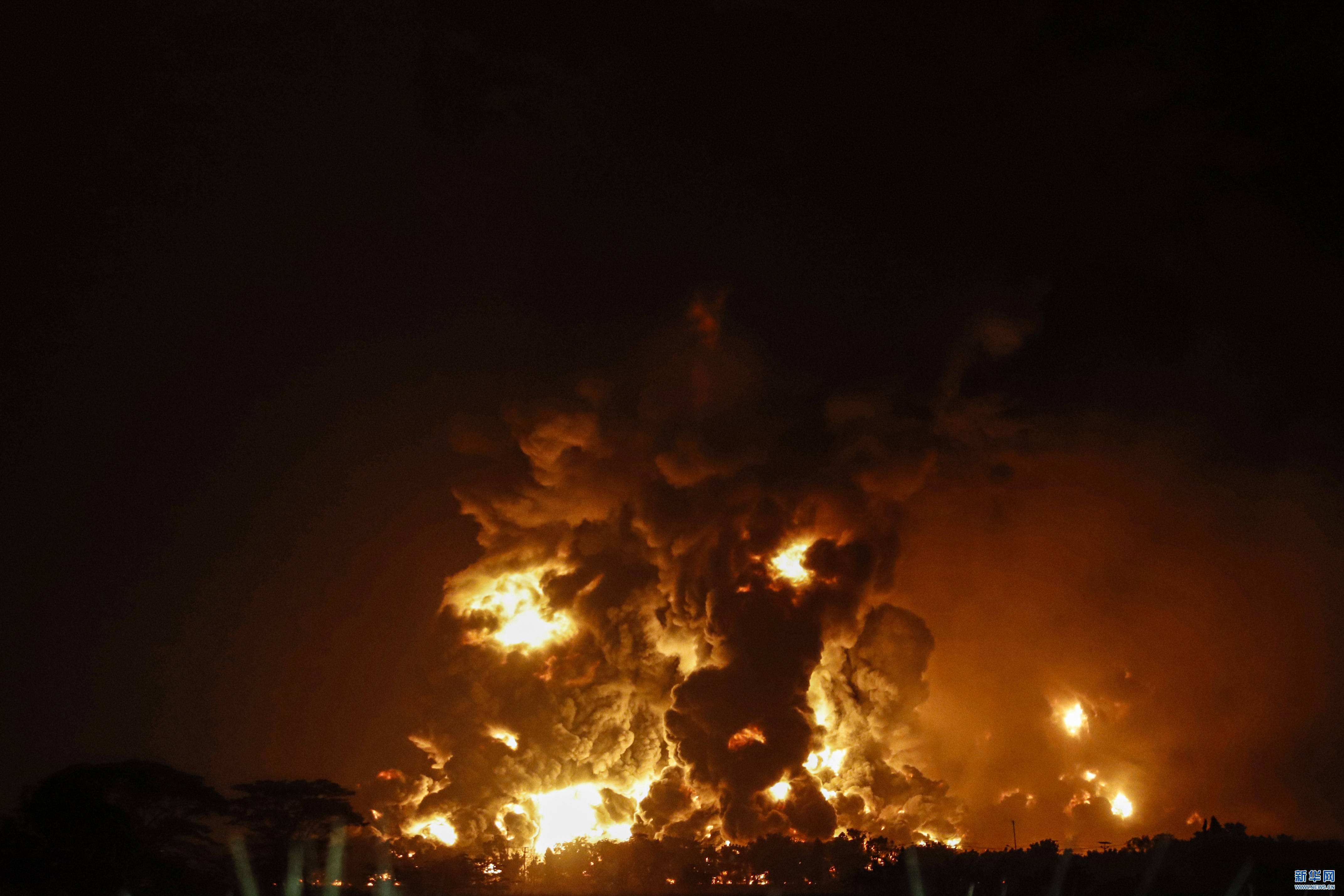 印尼一炼油厂失火致5人受伤