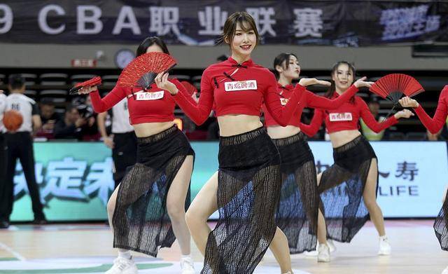 cba啦啦队工资这么低,但仍有许多女生想进,无非就这几点原因_拉拉队
