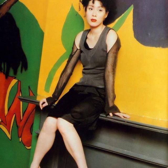 28岁成天后齐名王菲 后未婚给活佛生子遭抛弃 今53岁生活落魄 关淑怡 28岁成天后齐名王菲 后未婚给活佛生子遭抛弃 今53岁生活落魄 关淑怡