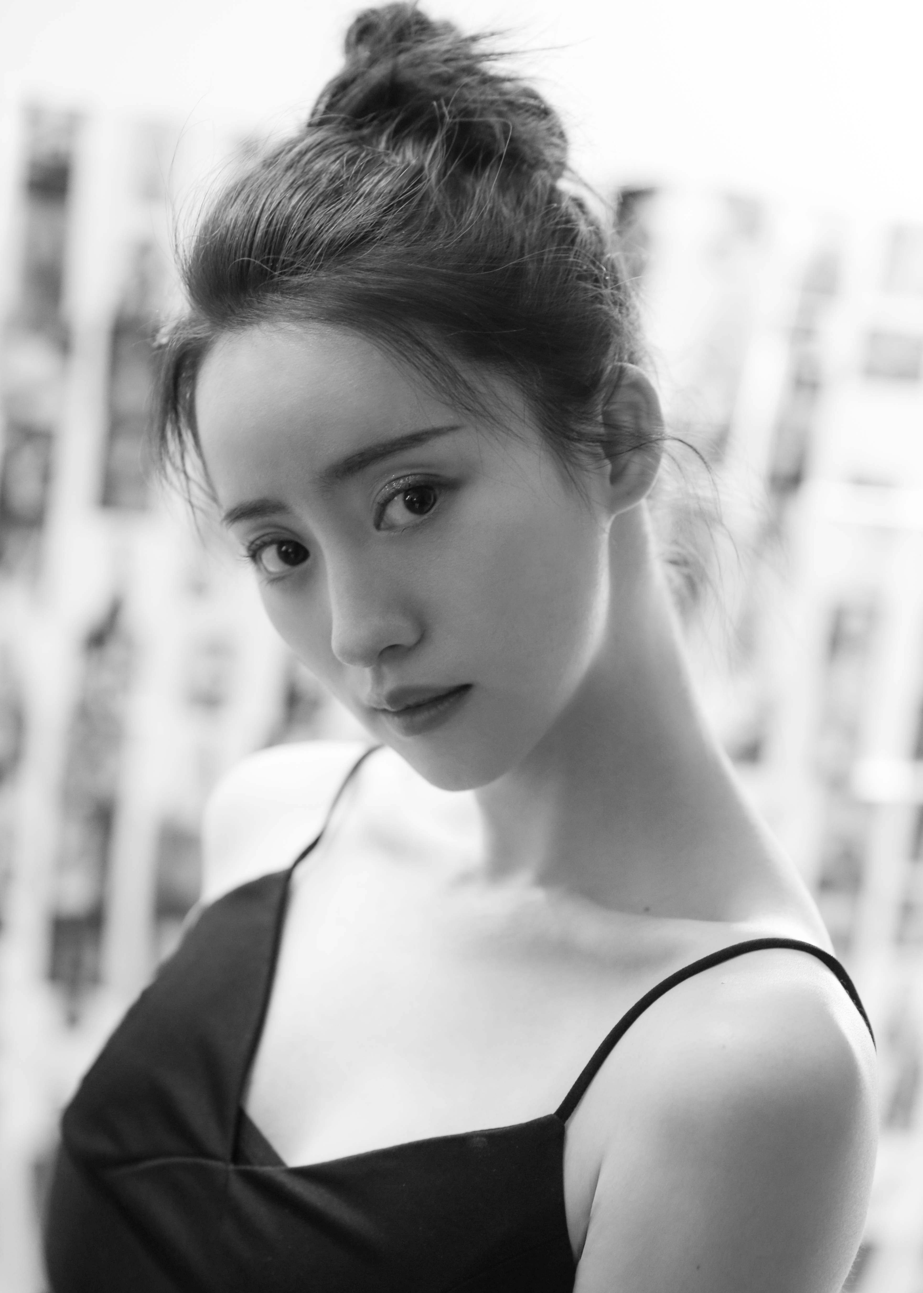 古装励志爱情剧《锦心似玉》完美收官 演员依灵一直在路上