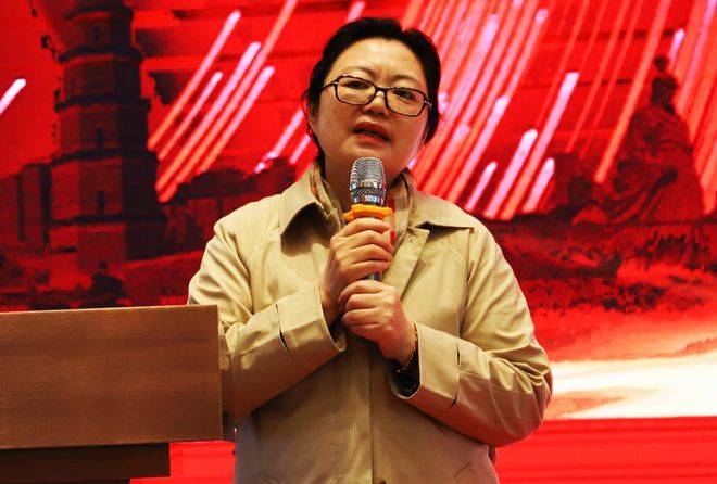 专家组特聘专家,国家二级心理咨询师,《家长学校》编辑部主编王功华