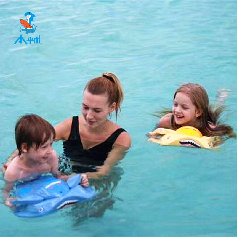 儿童|深圳亿通公司旗下“水平面”品牌电动游泳板：给孩子一个快乐的戏水童
