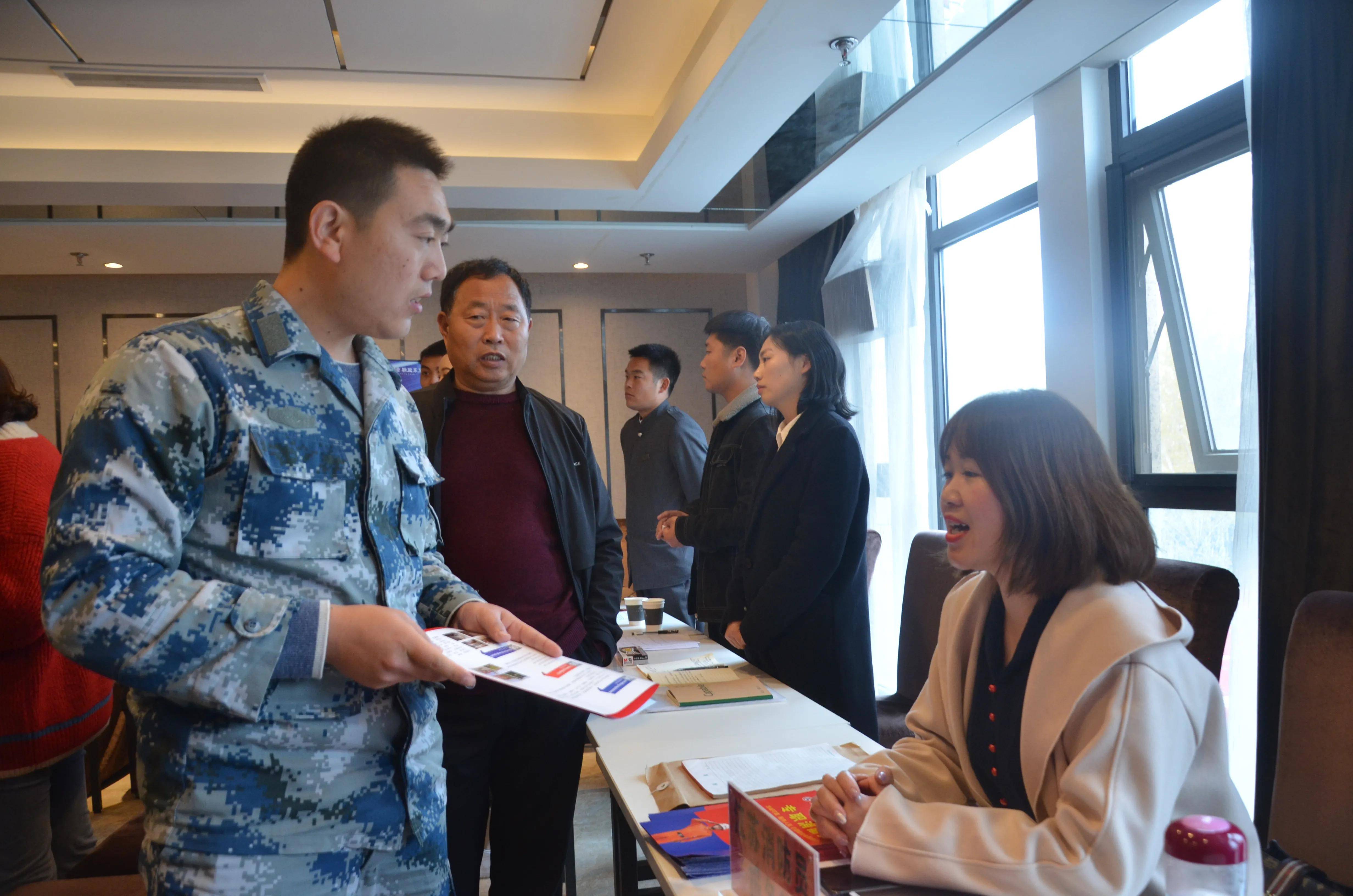 县退役军人事务局组织开展2021年春季退役军人就业专题招聘会_毕国亮