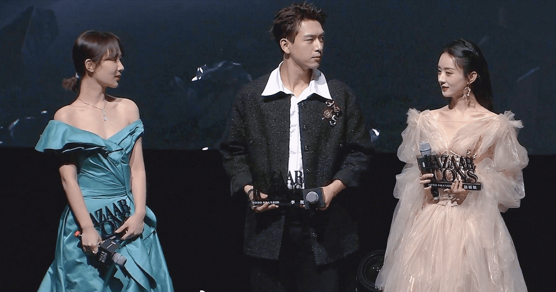 原创时隔5年再同框赵丽颖全身国货高定艳绝全场杨紫国际高定输惨