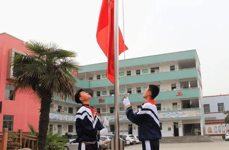 枣庄市峄城区苏堂小学举行春季阳光体育田径运动会