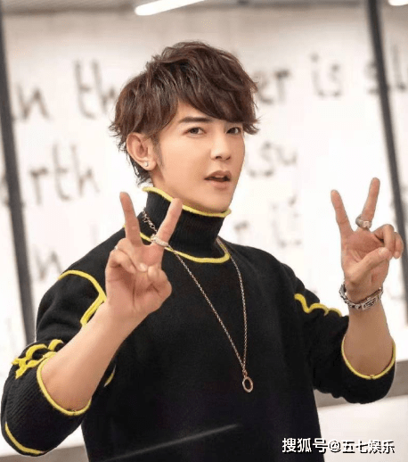 汪东城晒接吻照表白汪东城女友个人资料简介