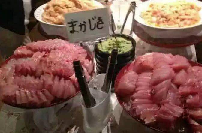 日本自助餐：海鲜刺身和蟹籽任意吃，感觉国内吃货能把老板吃破产
