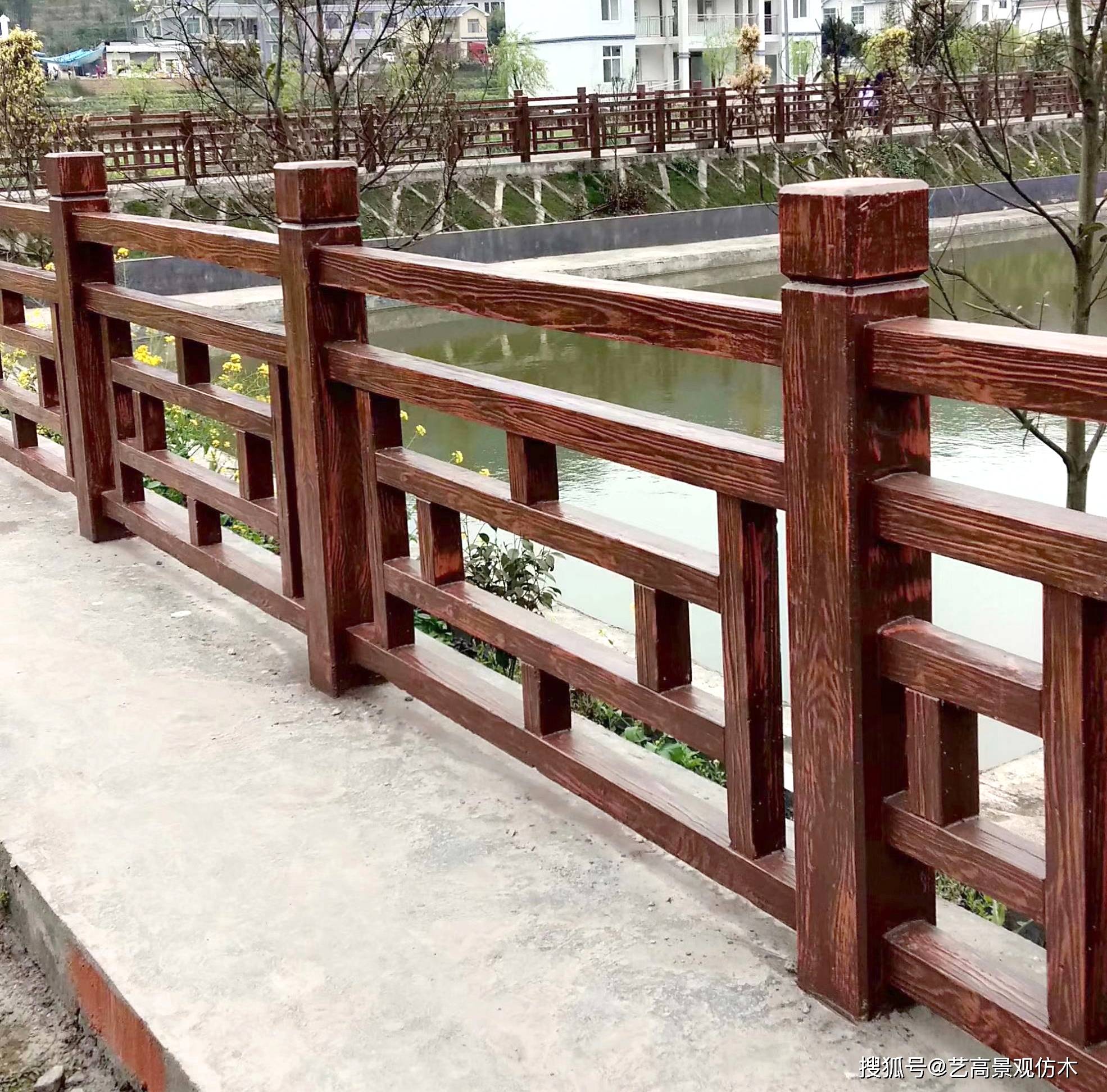 道路护栏制作.水泥仿木栏杆适用范围，混凝土仿木围栏户外装饰效果图