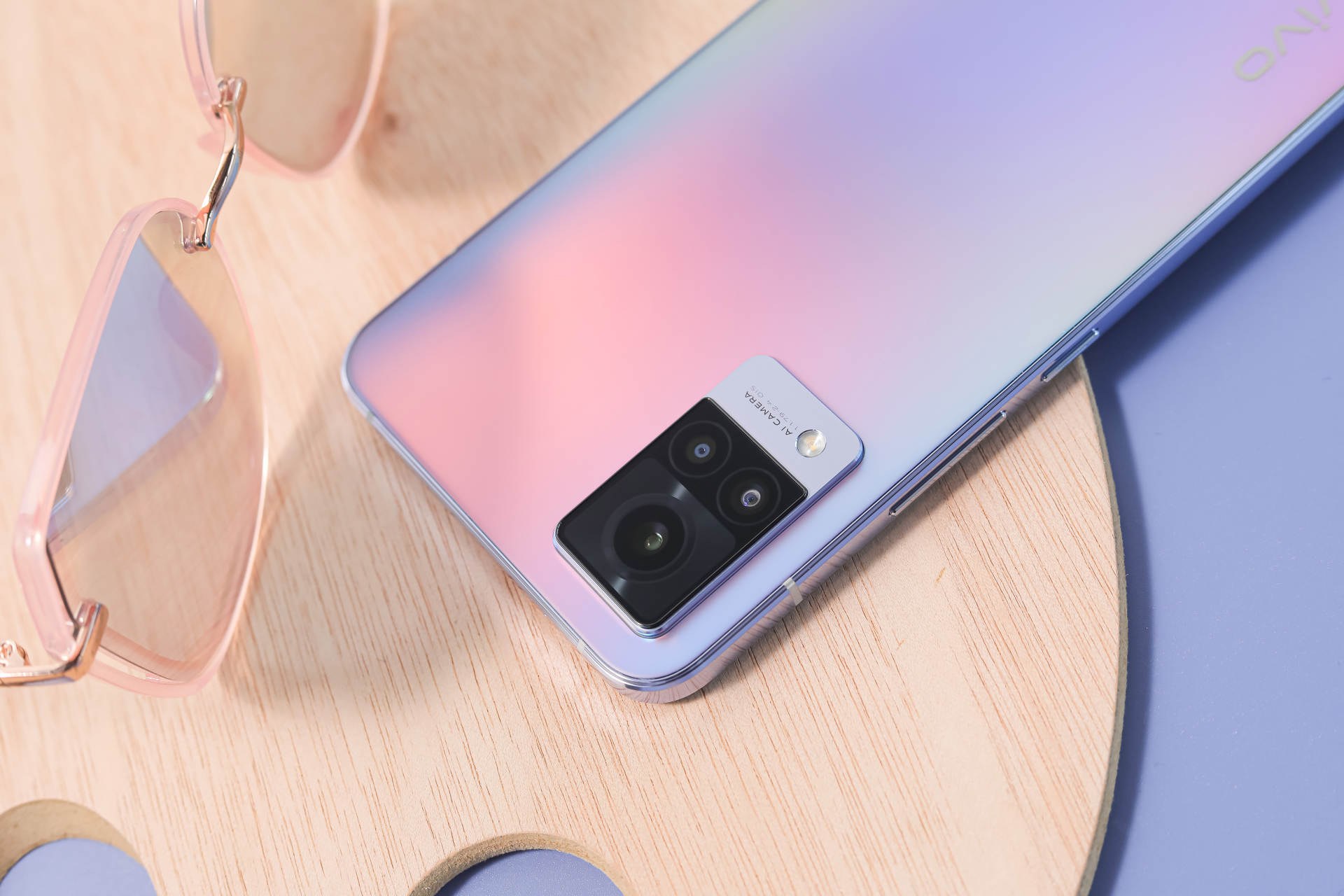 vivo s9外观评测:凭色彩上位,将对美学的追求演绎到极致_手机