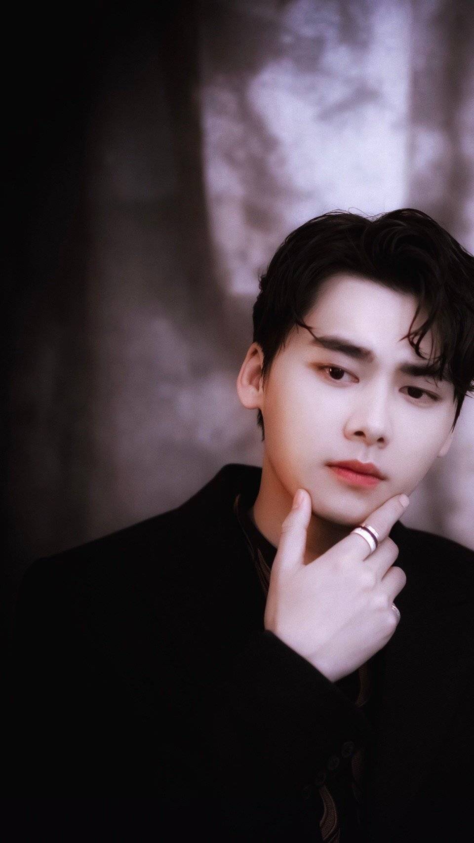 李易峰绯闻无数只公开承认一人心碎的爱情