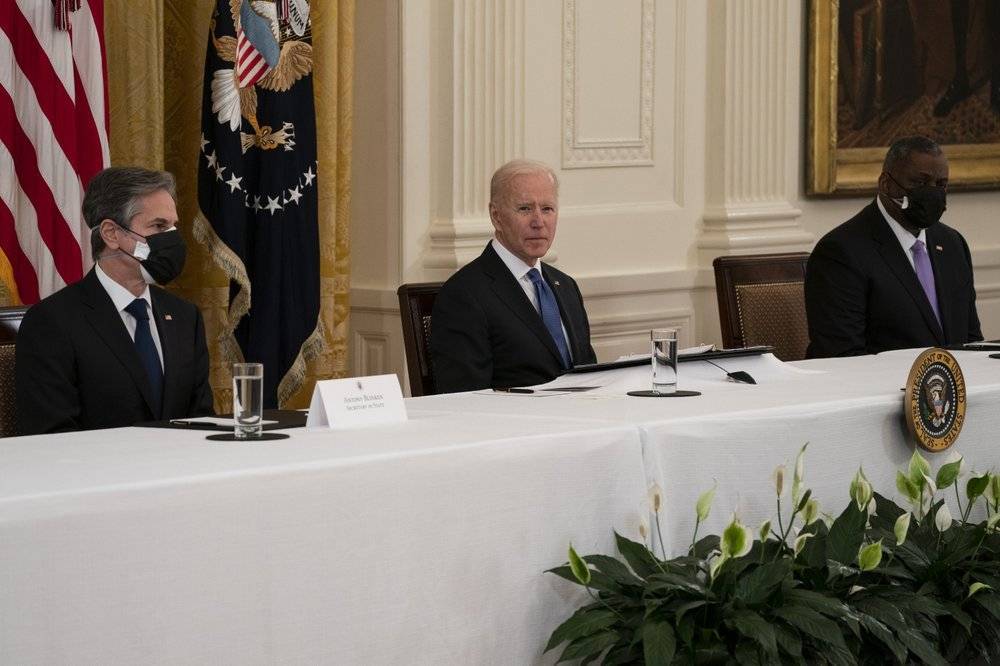 拜登举行首次内阁会议:"我的团队像美国!