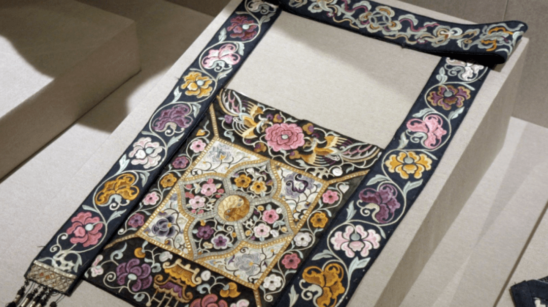 楚雄彝族火把节 暨丝路云裳·七彩云南民族赛装文化节 在楚雄举办