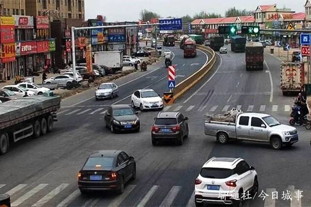 山东冠县滥用远光灯有了新克星多路口上线自动记录系统