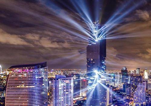 泰国花220亿造第一高楼，结果造型被嘲笑太丑，开灯后全都闭嘴！