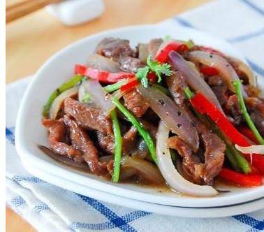 如何把牛肉切成丝 99bc7522b9a143f093a9a66dded40d26.jpeg