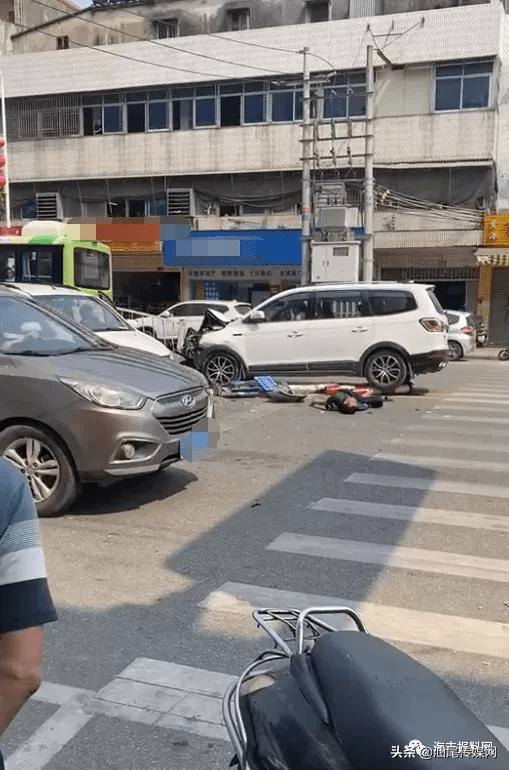 海丰这个路口发生事故现场