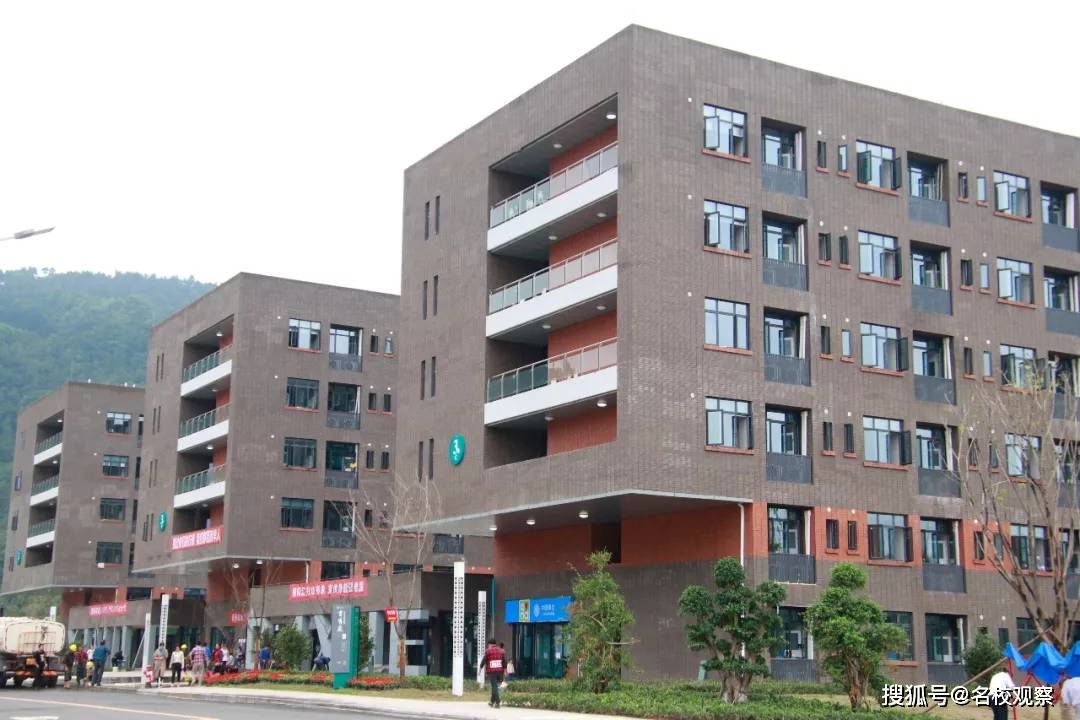 总规划用地面积约1000亩!西华大学宜宾校区(二期)主体全部封顶!