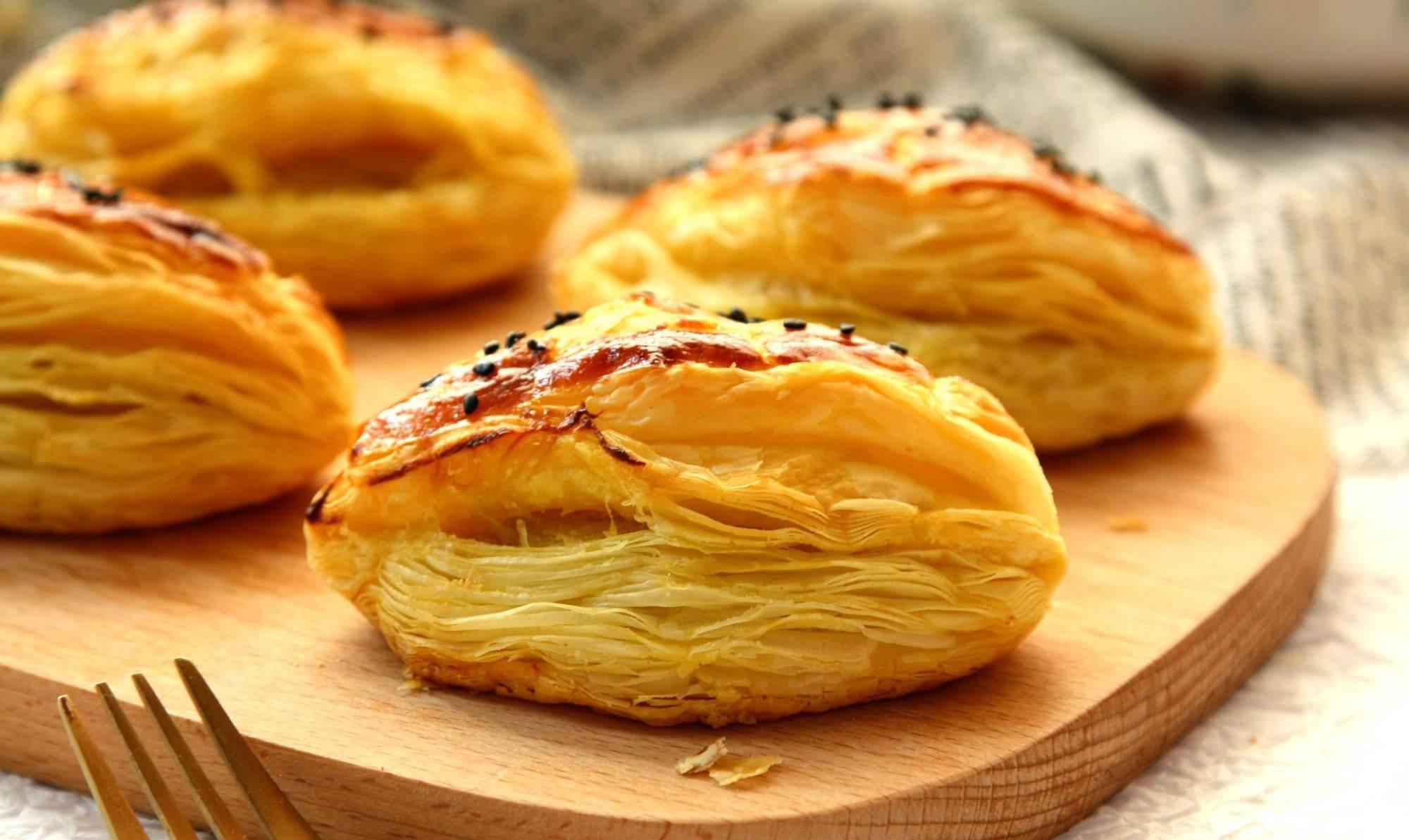 酥到掉渣的榴莲酥,不和面不擀皮,在家轻松搞定,榴莲控别错过_蛋挞