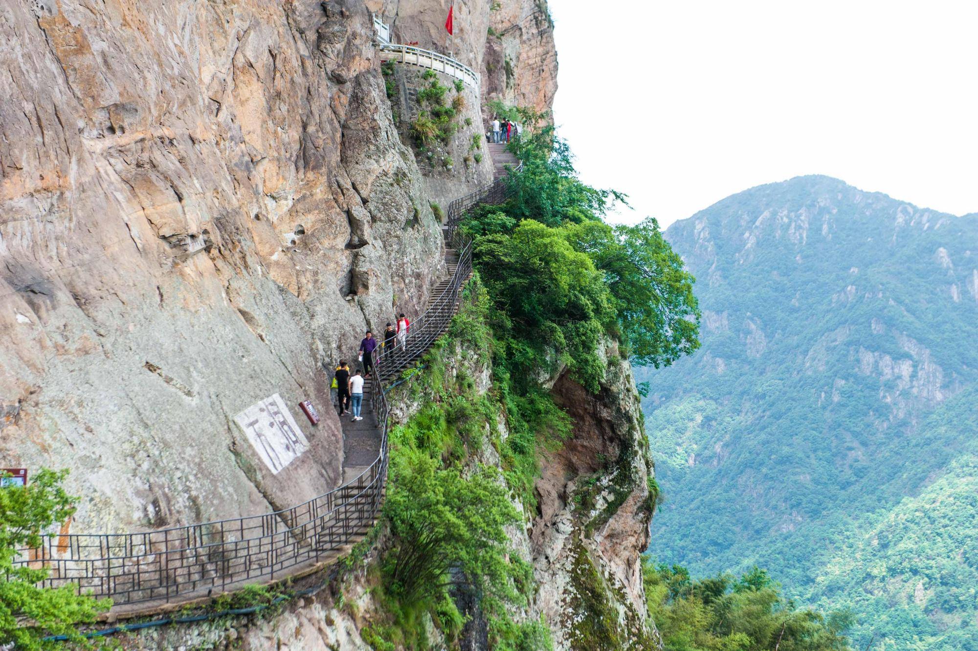 浙江最值得去爬的山，刺激中带有惊险，还带有别样的小浪漫！