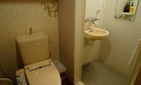 第一次见日本的卫生间这样设计，看完我想回家砸重装，太聪明