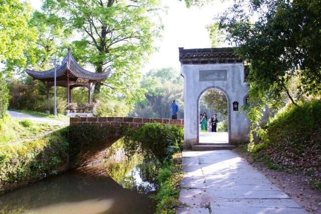 隐于皖南的一座千年古村落，被誉为“中国水口园林第一村”