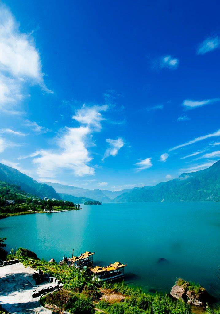 「雷波马湖」最清澈的蔚蓝湖泊