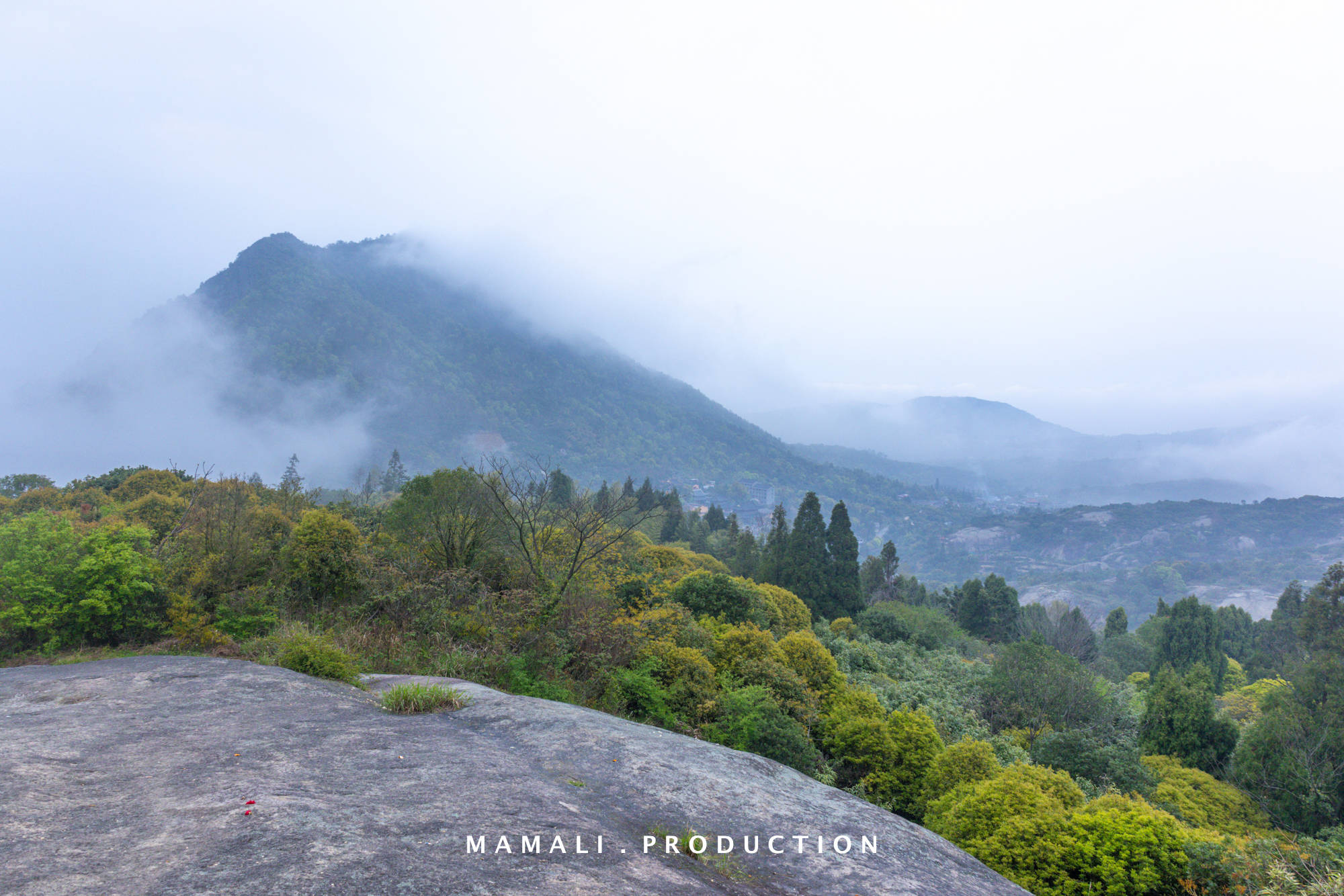 在温州生态园大罗山龙脊，有一处不像地球的巨石阵，令人惊奇！