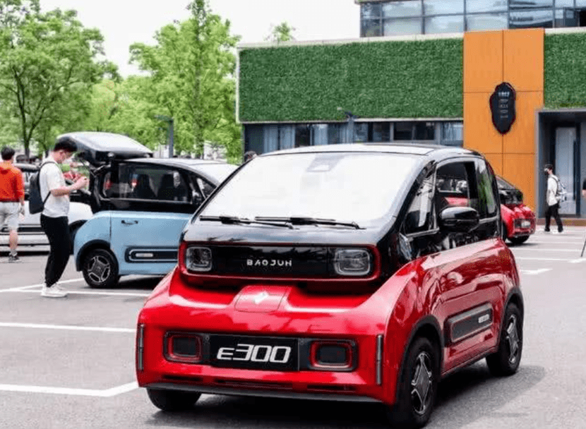 车你是选择燃油车还是新能源类新宝骏e300日常代步足够