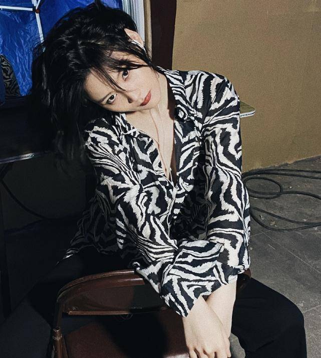 还敢记得《唐探》的kiko?卸下浓妆如"整容",这模样谁能认得出_尚语贤