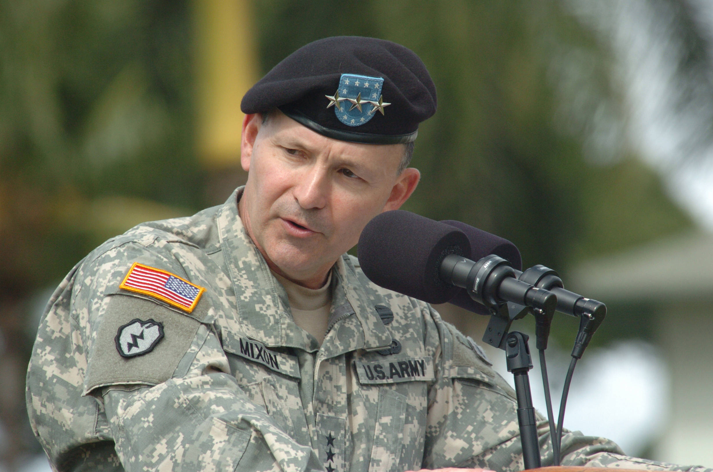 美国一天拨打三通重要电话,分别致电俄乌英,此战或将难以回避